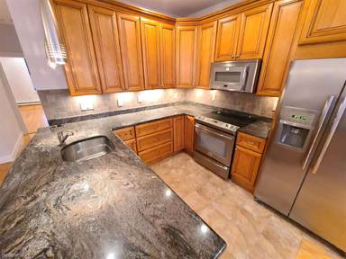 Main picture of 242 W Newton St