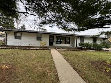 Main picture of 220 Biester Dr