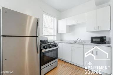 Main picture of 821 W Newport Ave