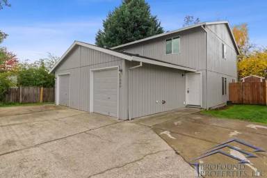 Main picture of 1426 NE Thomas Ct