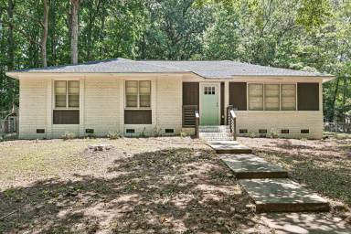 Main picture of 5121 Farm Pond Ln