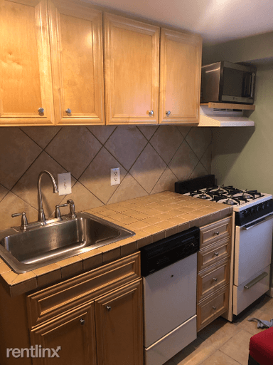 Main picture of 1642 Lombard St