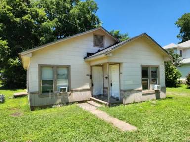 Main picture of 227 N Hope St