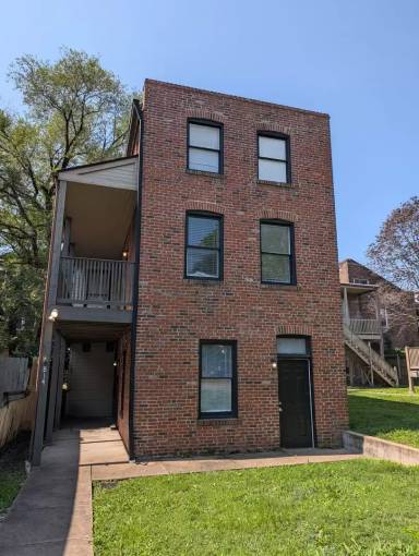 Main picture of Russell Apartments