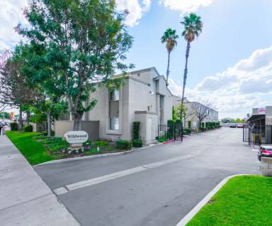 Main picture of 520 W La Palma Ave