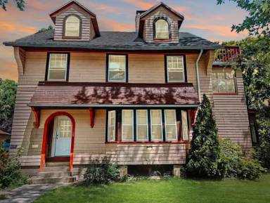 Main picture of 150 Parkdale Ter
