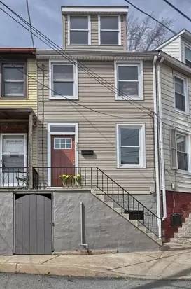 Main picture of 329 Perry St