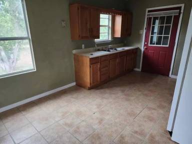Main picture of 2106 S 9th St