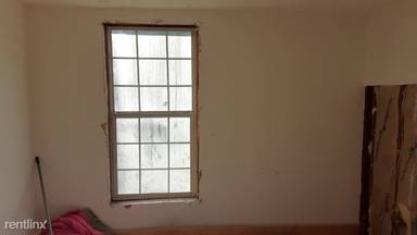 Main picture of 303 S Barr St