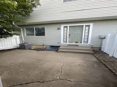 Main picture of 6058 E 129th St