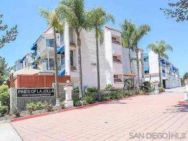 Main picture of 8338 Regents Rd