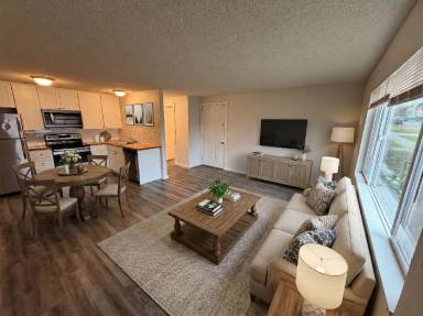 Main picture of La Estancia Apartments