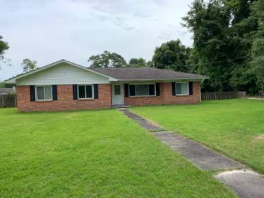 Main picture of 209 W Poplar St