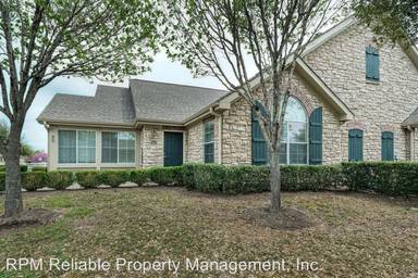 Main picture of 30 Wildwood Dr