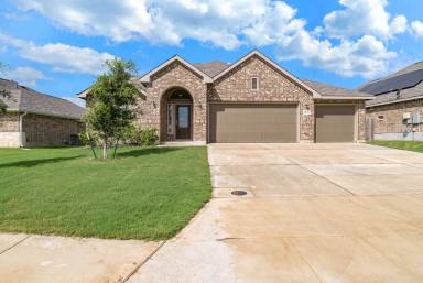 Main picture of 2025 Carter Ln