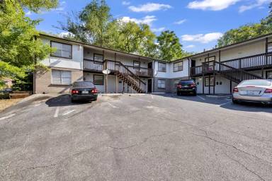 Main picture of 313 Beta St S