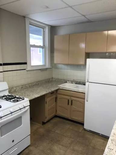 Main picture of 1110 Maplewood Ave