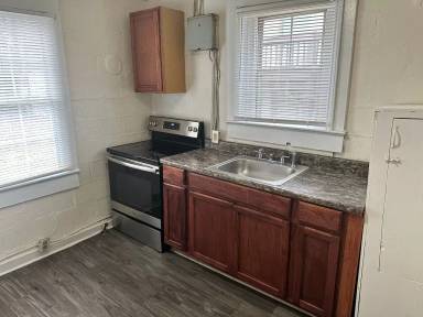Main picture of 13821 Holbrooks Rd