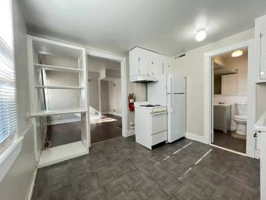 Main picture of 117 E Glenwood Ave