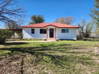 Main picture of 5900 S Sunset Ave