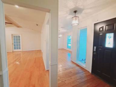 Main picture of 1005 Harness Ln