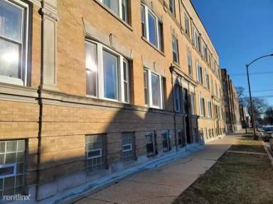 Main picture of 4959 S Wabash Ave