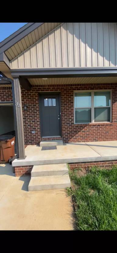 Main picture of 33 Despain Ct