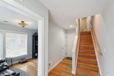 Main picture of 16223 Decker Pl