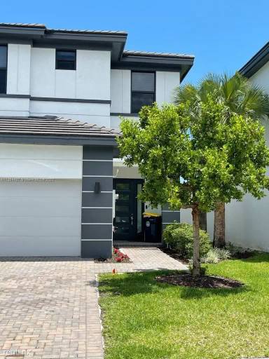 Main picture of 4944 Whispering Way