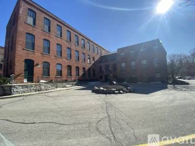 Main picture of 71 Princeton St