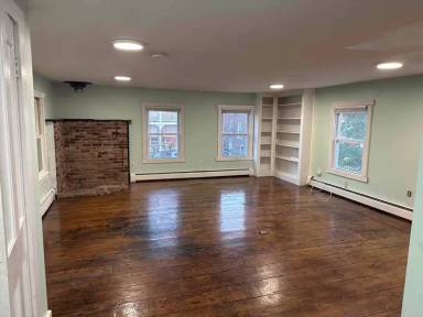 Main picture of 50 N Spring St