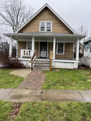 Main picture of 3370 E 143rd St