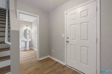 Main picture of 102 Whitestone Dr NE