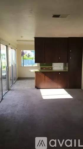 Main picture of 126 W 14th St