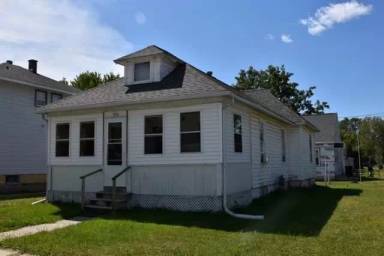 Main picture of 990 N Central Ave