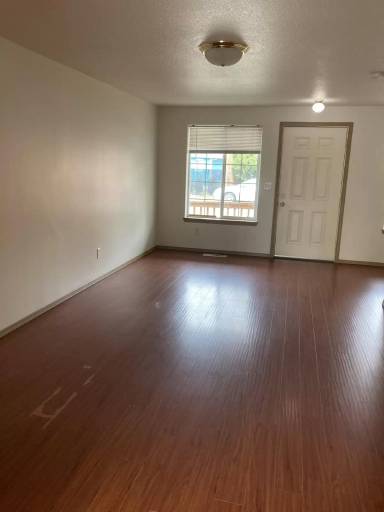 Main picture of 8642 SE Rhone St