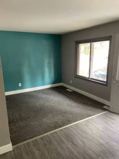 Main picture of 1102 15th Ave NE