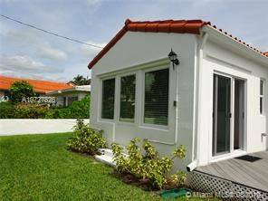 Main picture of 8846 Harding Ave