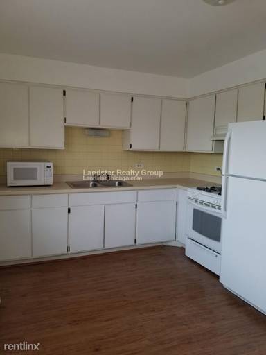 Main picture of 5304 W Addison St