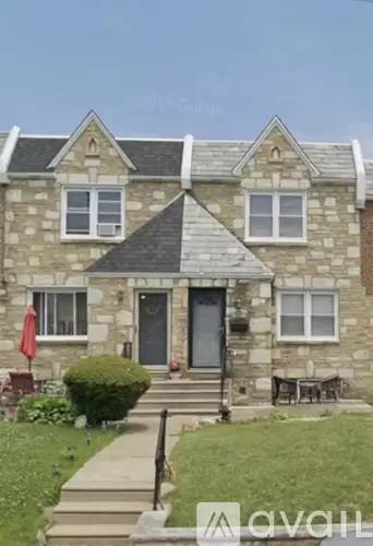 Main picture of 241 E Walnut Park Dr