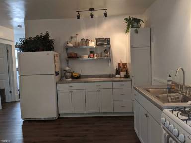 Main picture of 439 W Washington St