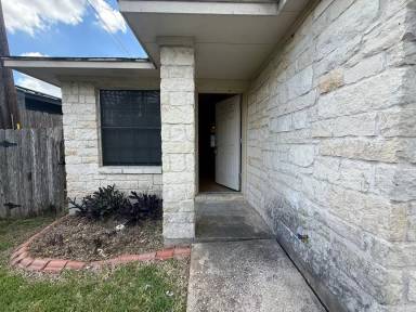 Main picture of 1209 Armadillo Rd