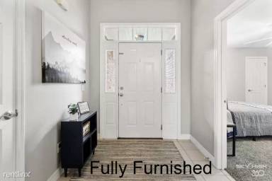 Main picture of 704 Earls Ct