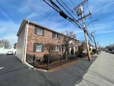 Main picture of 12 Cutter St