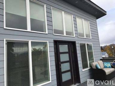 Main picture of 343 W 12th Ave