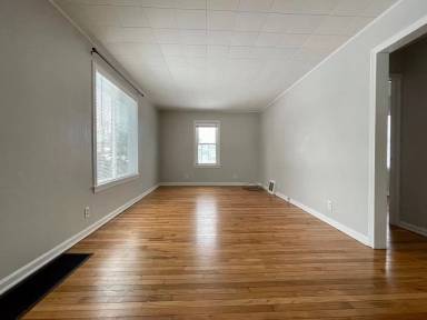Main picture of 2609 Amherst Ave