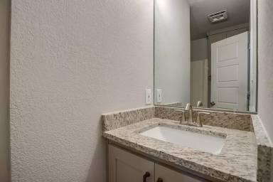 Main picture of 10311 Lone Pine Ln