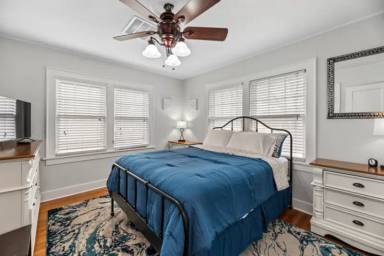 Main picture of 425 N Bluff Ave