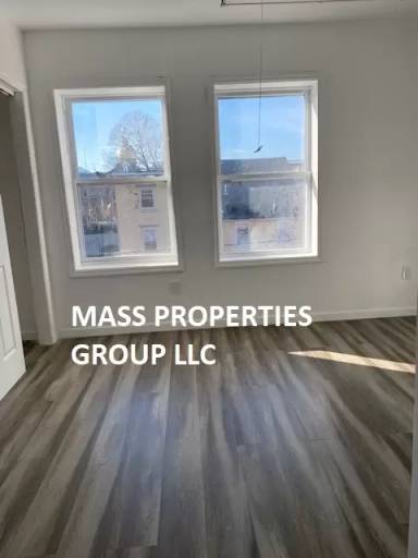 Main picture of 154 W Hanover St