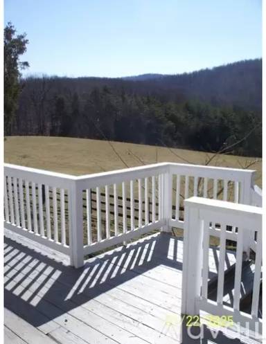 Main picture of 761 Sassafras Hl